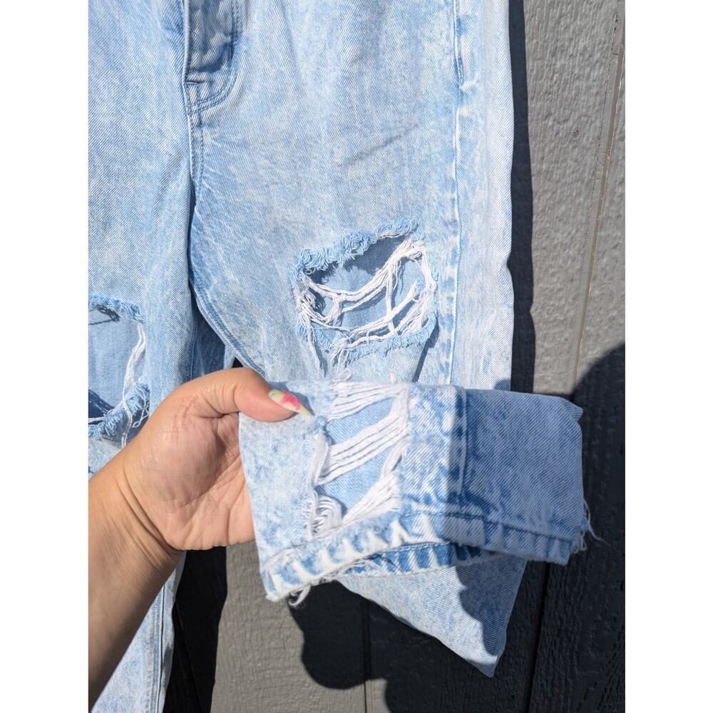 High Rise Tom Girl Thrashed Destroyed distressed festival denim American Eagle 4 - Picture 4 of 9